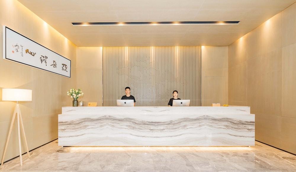 Atour Hotel Zhangjiakou Exteriör bild