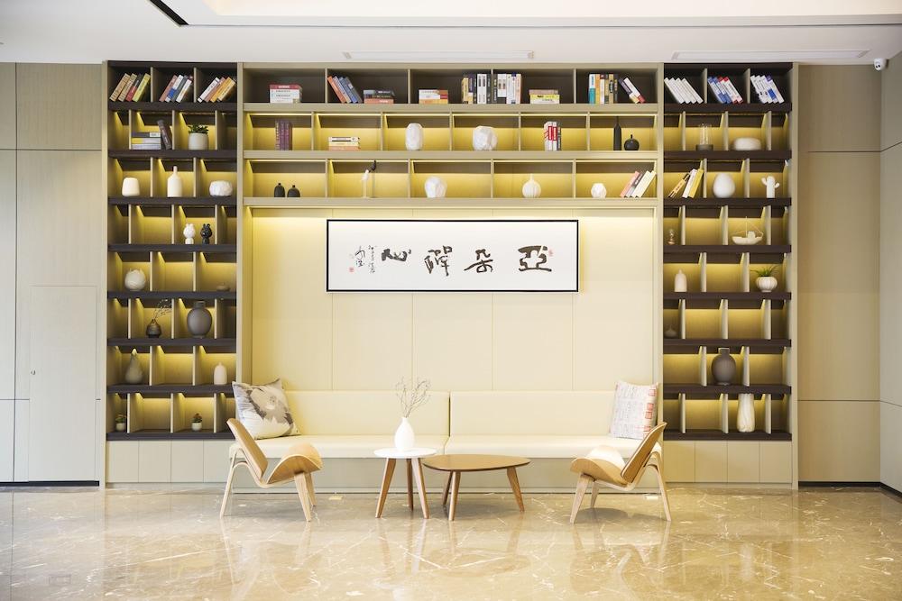 Atour Hotel Zhangjiakou Exteriör bild